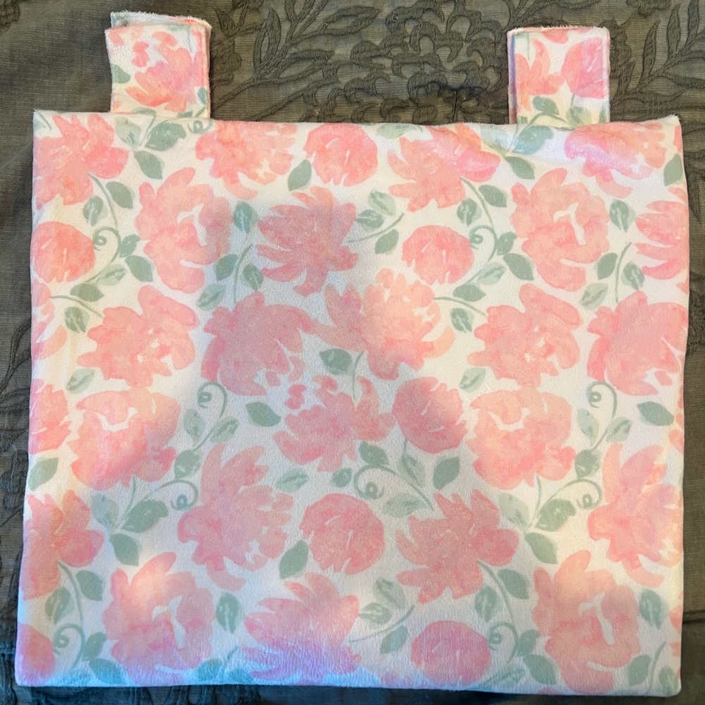 Jonah & Belle Pink Floral Soft Car Seat Cover
